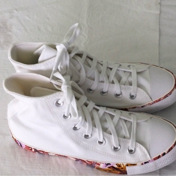 Converse Women’s CTAS HI Sneakers White/Muti Color Sz 7 - Picture 1 of 8